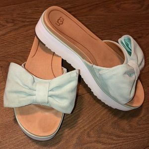 Blue ugg bow platform sandals